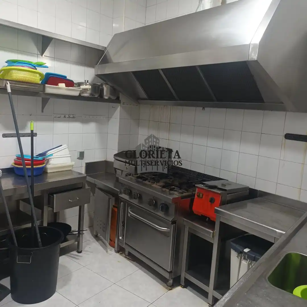 Cuina de Local en venda en Marín amb Moblat i Alarma
