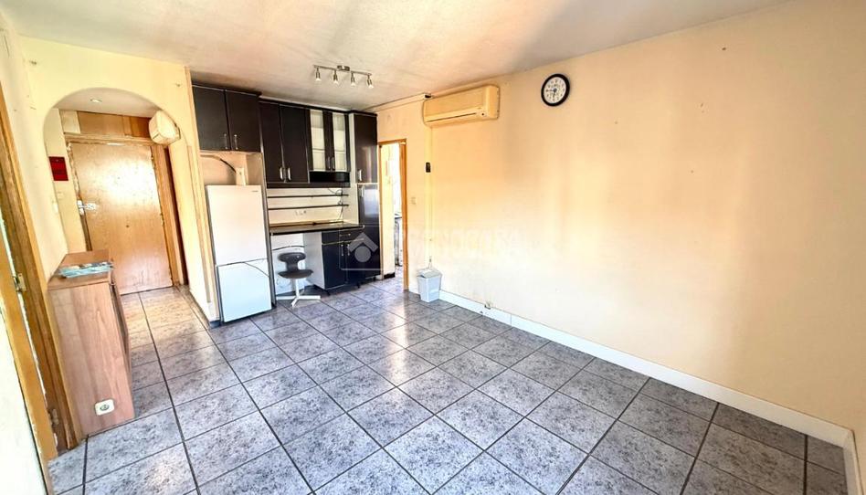 Foto 1 de Piso en venta en Palomeras Sureste, Madrid