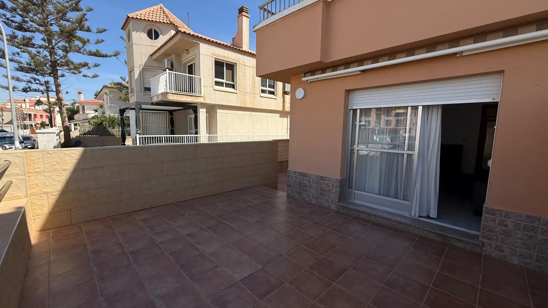 Vista exterior de Casa adosada en venta en Águilas con Jardín privado, Terraza y Trastero