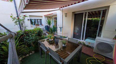 Foto 2 de Casa adosada en venda a Circumval-lacio, Vallpineda - Rocamar, Barcelona