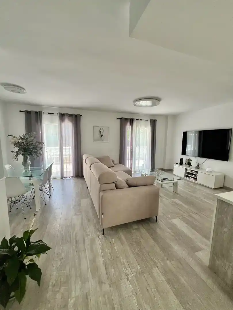 Sala d'estar de Pis en venda en Vélez-Málaga amb Aire condicionat, Piscina i Balcó