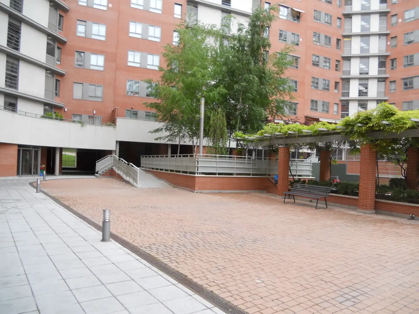 Außenansicht von Wohnung zur Miete in Madrid mit Klimaanlage, Heizung und Parkett