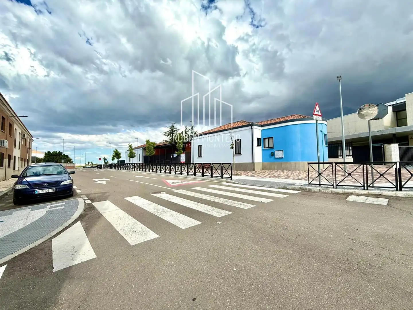 Vista exterior de Piso en venta en Castellanos de Moriscos con Calefacción, Horno y Lavadora