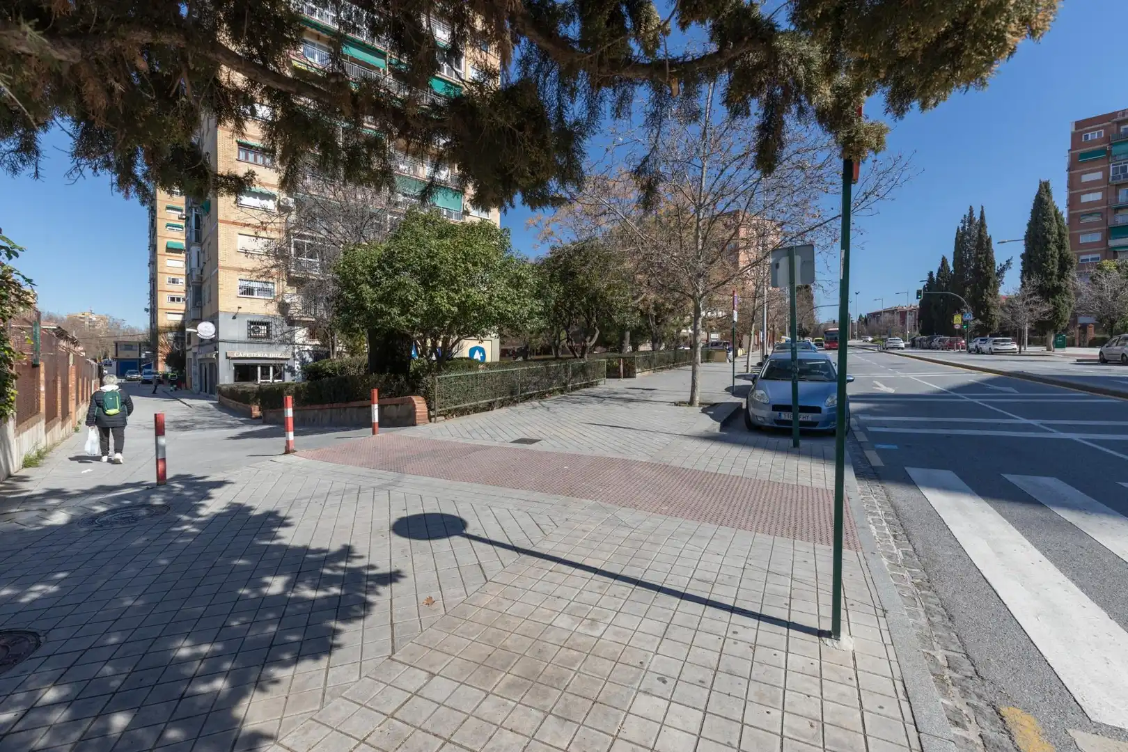 Vista exterior de Pis en venda en Granada amb Terrassa