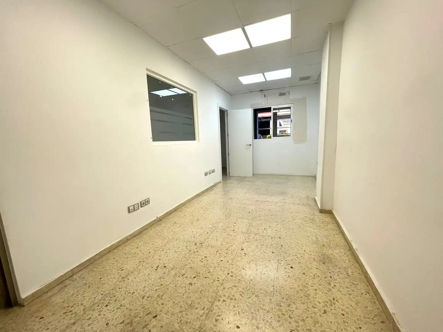 Business premises for sale in Carrer Sant Pere Pasqual 10, imagen 2
