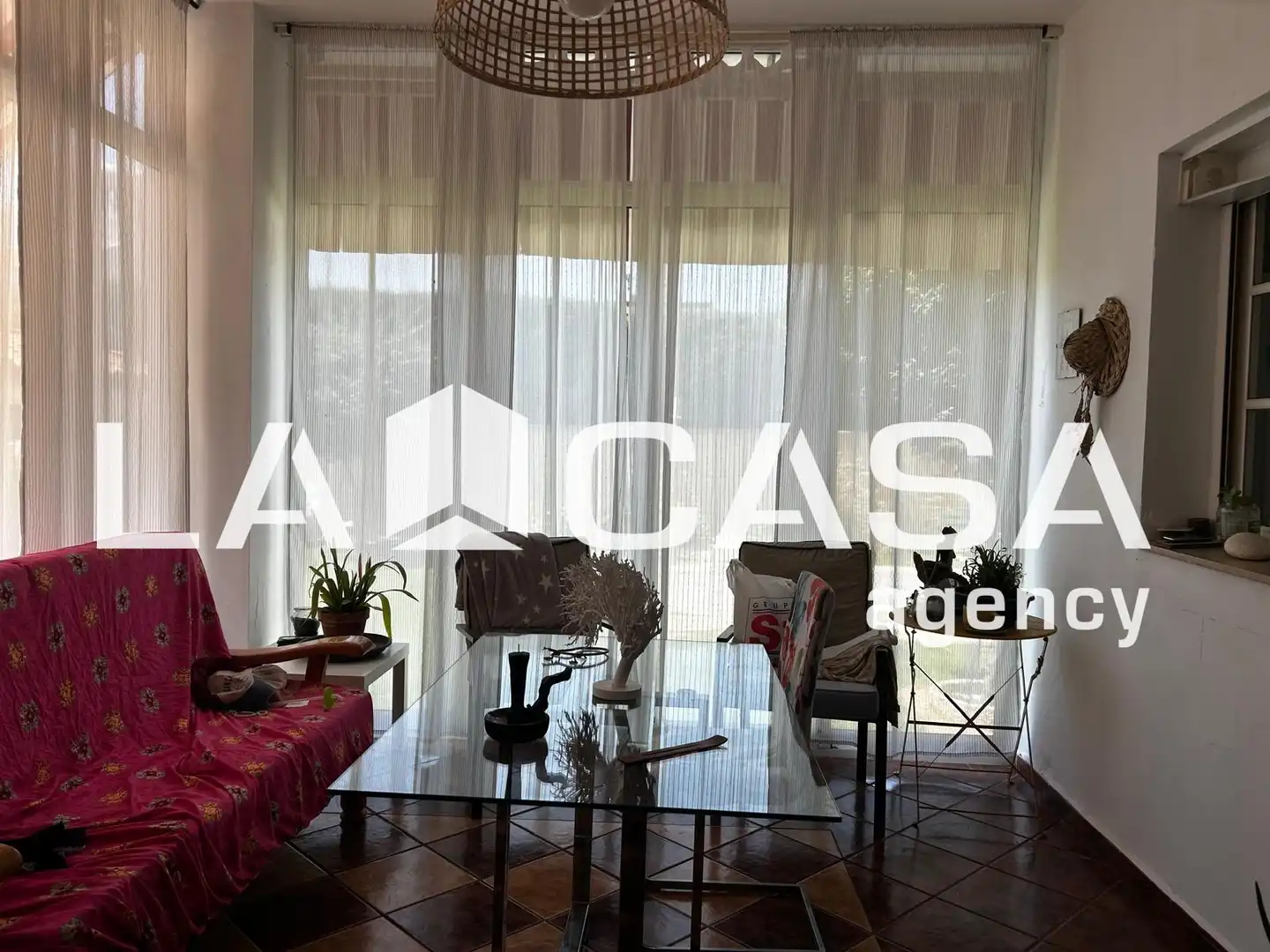 Sala d'estar de Casa o xalet en venda en Alcalá de Guadaira amb Aire condicionat, Traster i Piscina