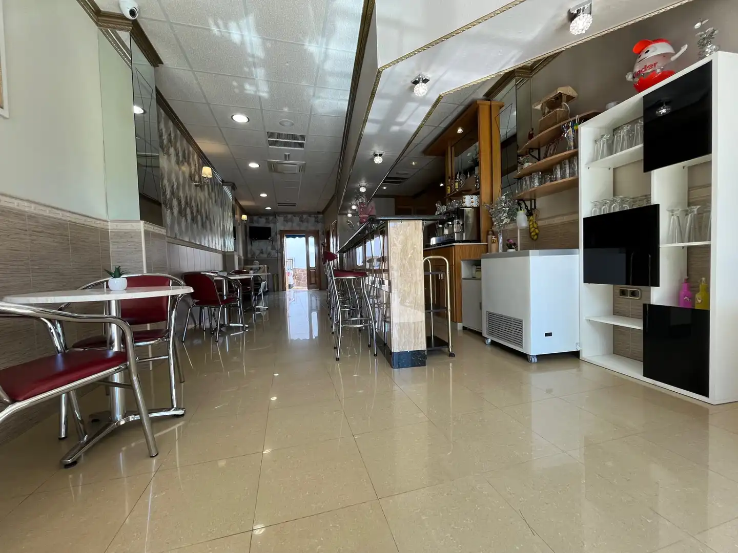 Locale commerciale in vendita a Calle Blas Infante, imagen 2