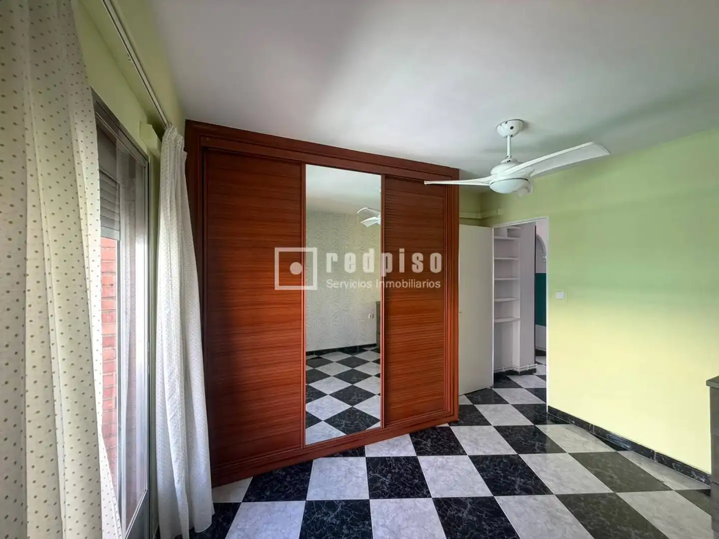 Habitación de Piso en venta en Madrid con Aire acondicionado, Terraza y Trastero