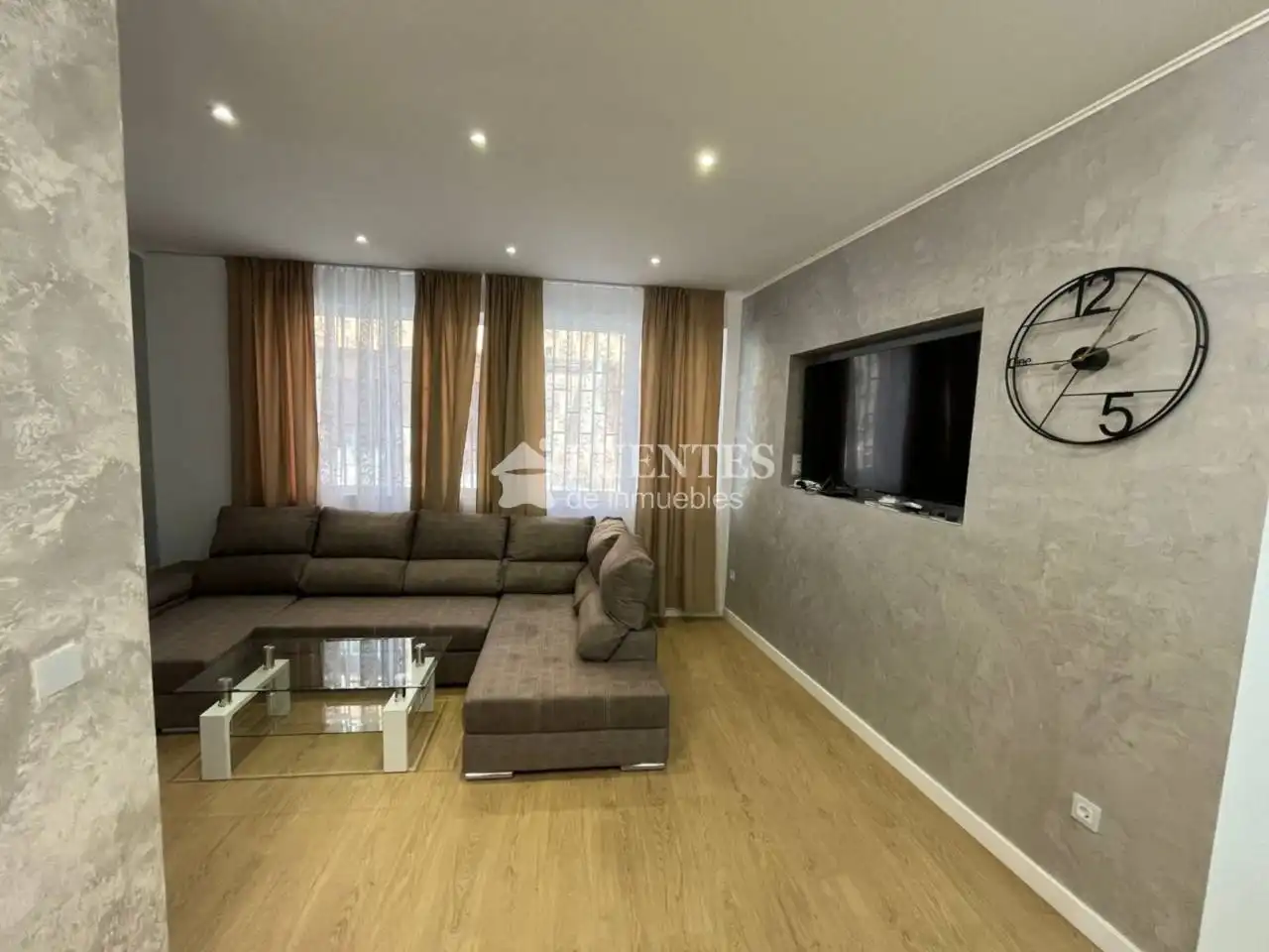 Piso en venta en Calle Cerdá, Altozano - Conde Lumiares