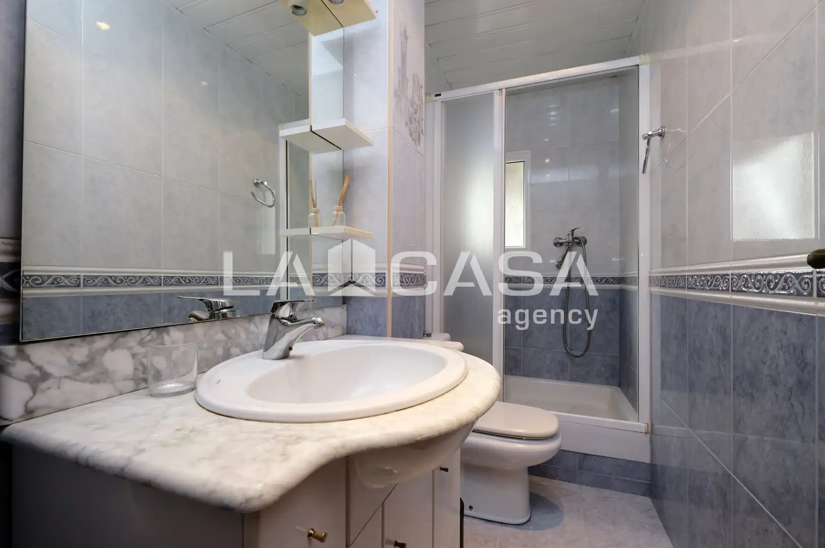 Bathroom of Attic for sale in Barcelona  with Terrace