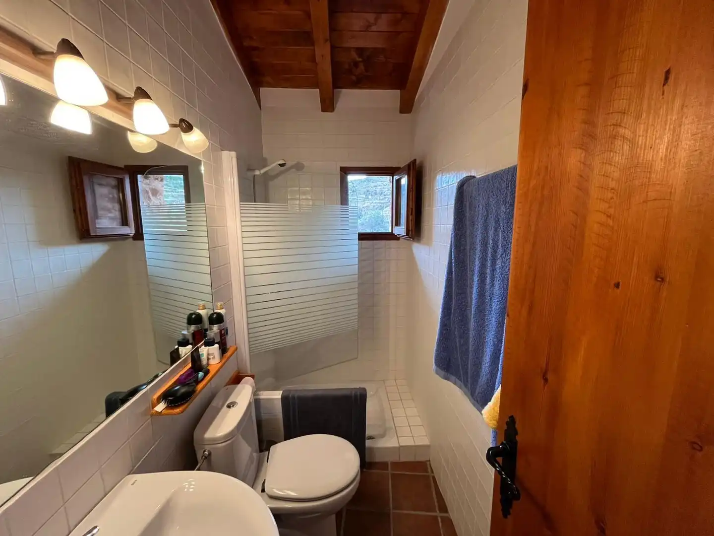 Baño de Finca rústica en venta en Bejís con Terraza y Amueblado