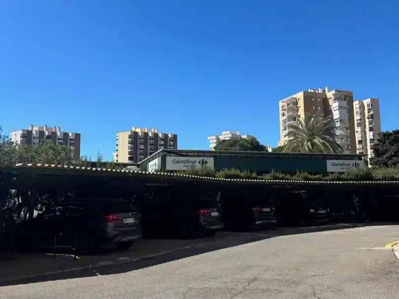 Aparcament de Pis de lloguer en Orihuela amb Aire condicionat, Jardí privat i Moblat