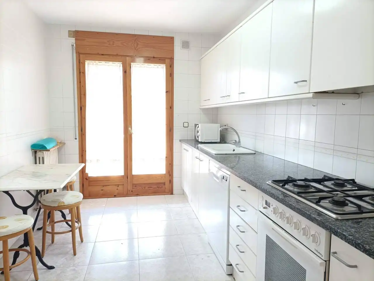 Cocina de Piso de alquiler en Vic con Calefacción, Terraza y Trastero
