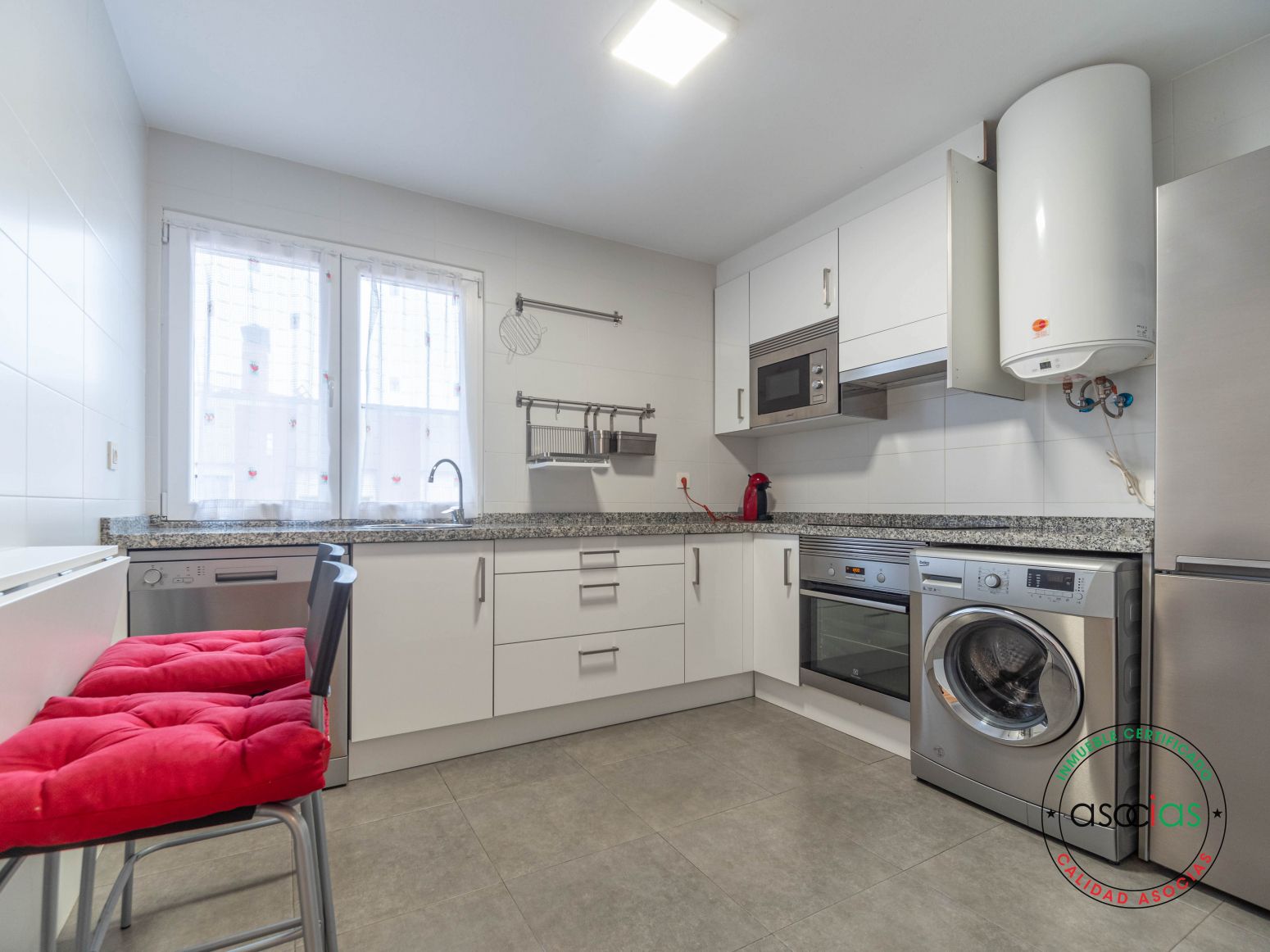 Cocina de Piso en venta en Gijón  con Calefacción y Terraza