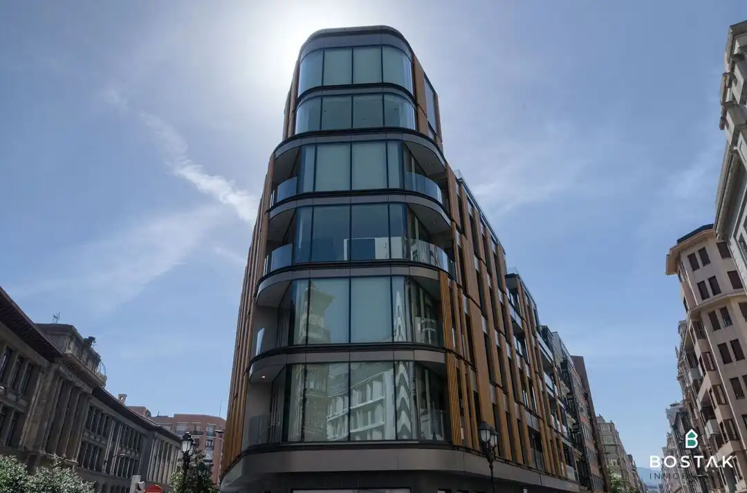 Vista exterior de Piso de alquiler en Bilbao  con Calefacción y Terraza