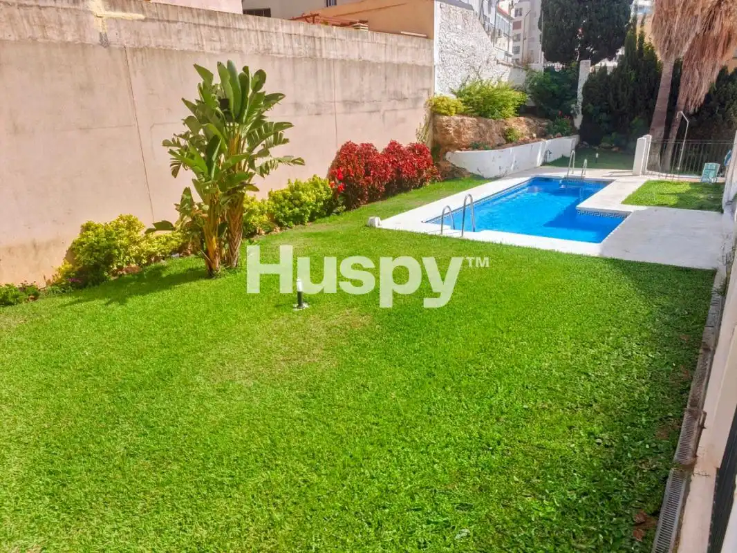 Pis amb piscina en venda a Avenida Joan Miró