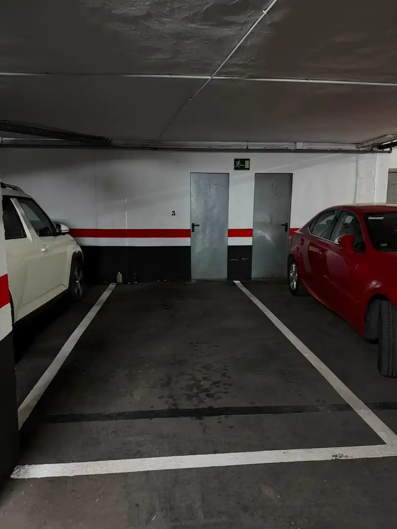 Parking de Piso de alquiler en Badajoz con Aire acondicionado, Amueblado y Balcón