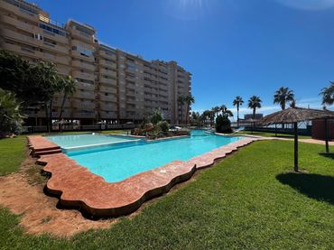 Apartament amb piscina en venda a Tomás Maestre
