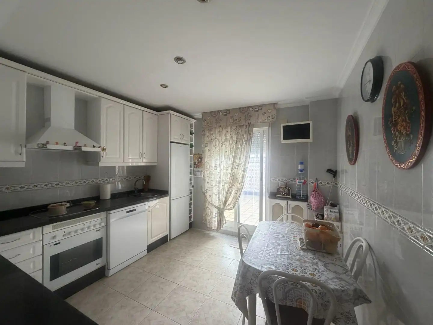 Cocina de Casa adosada en venta en Cáceres con Terraza, Trastero y Amueblado