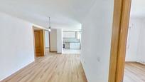 Dormitori de Apartament de lloguer en  Zaragoza Capital amb Es permeten mascotes