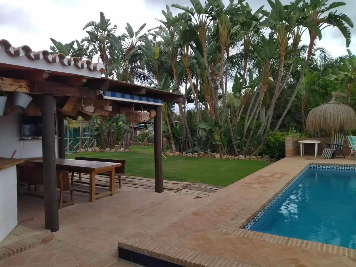 Piscina de Casa o xalet en venda en Estepona