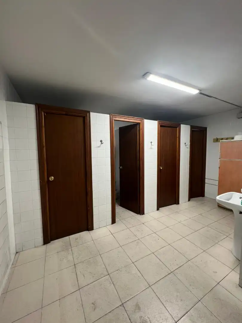 Bany de Nau industrial de lloguer en Ontígola