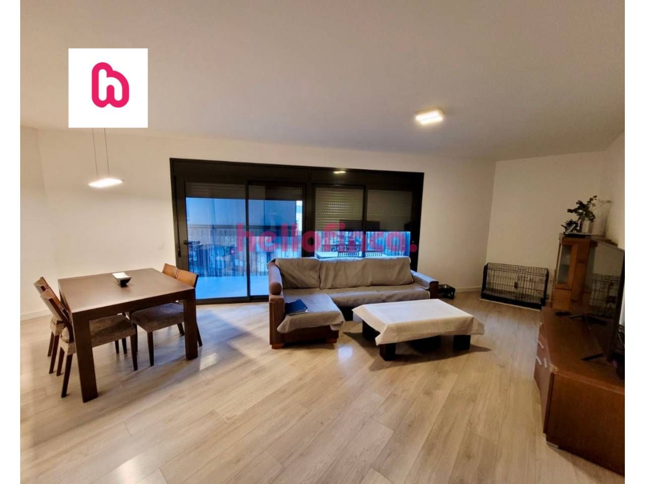 Sala d'estar de Pis en venda en Barberà del Vallès amb Aire condicionat, Calefacció i Parquet