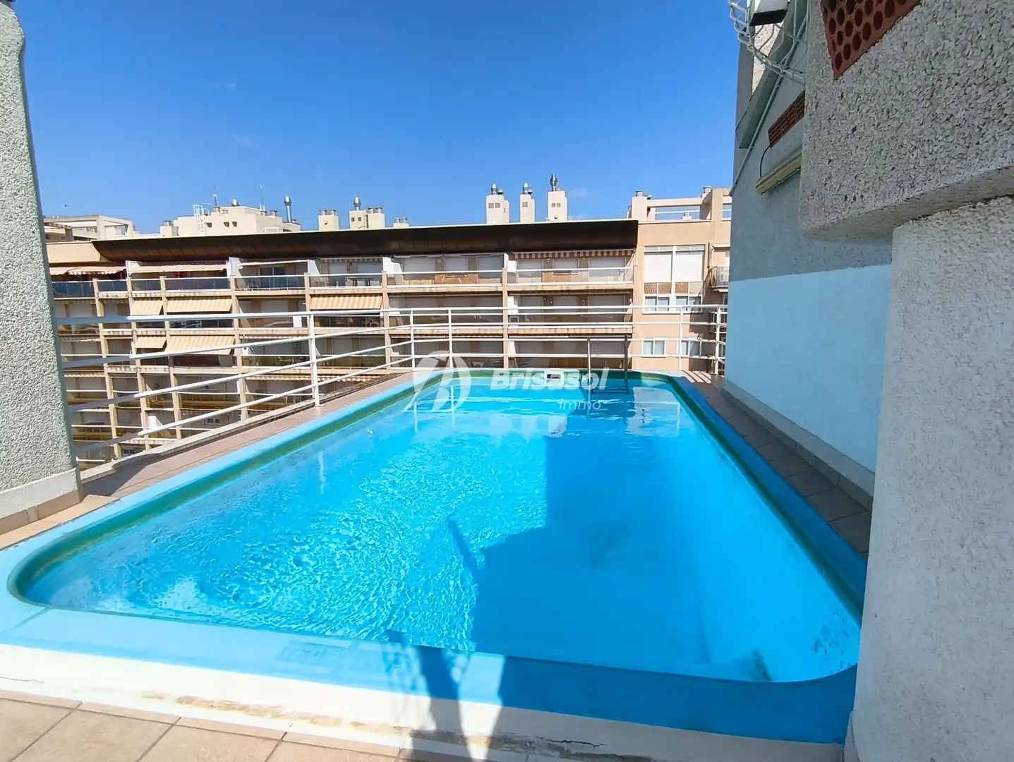 Swimming pool of Flat for sale in Salou  with Air Conditioner, Terrace and Community pool