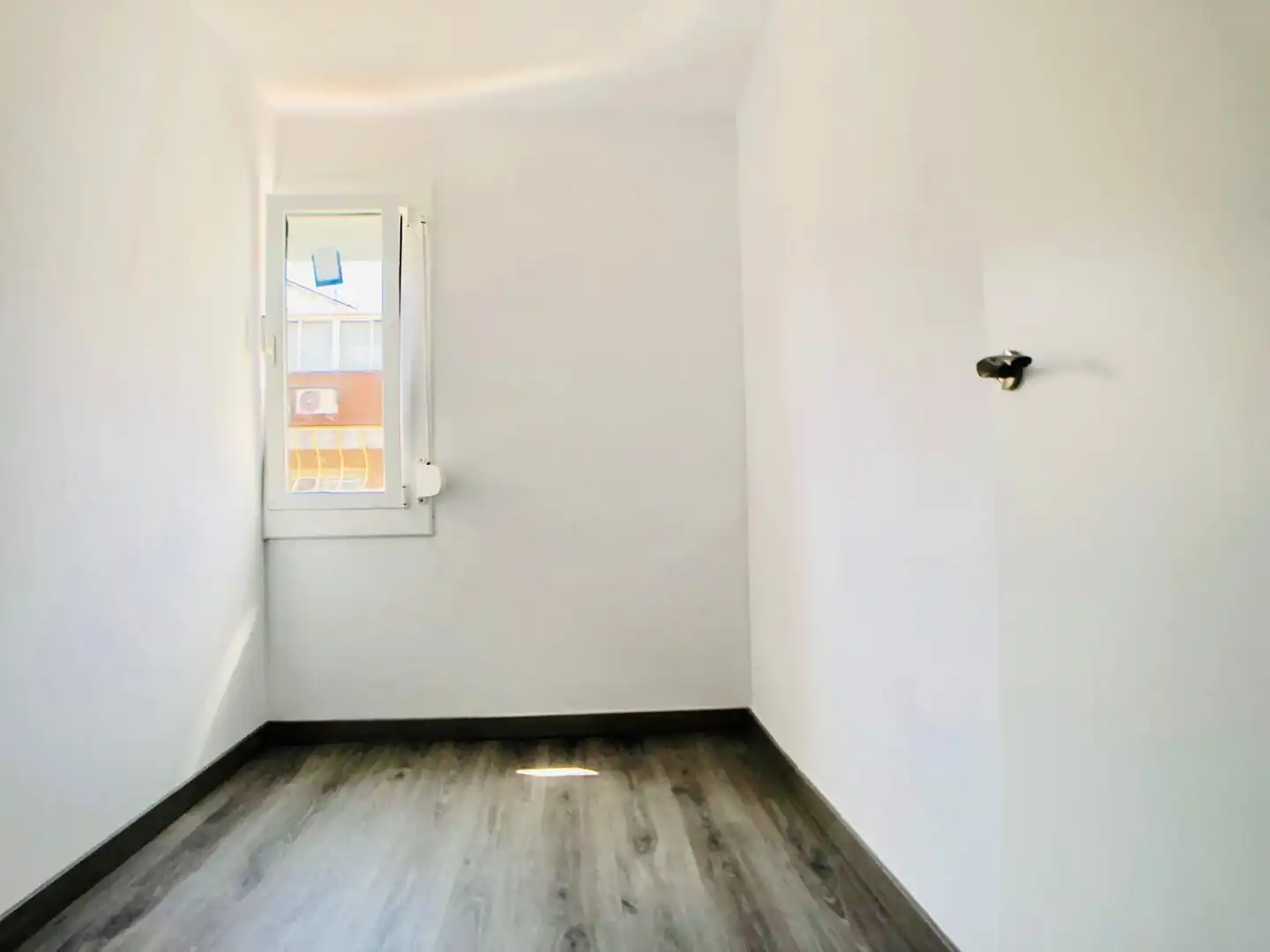 Bedroom of Flat for sale in L'Hospitalet de Llobregat  with Parquet flooring