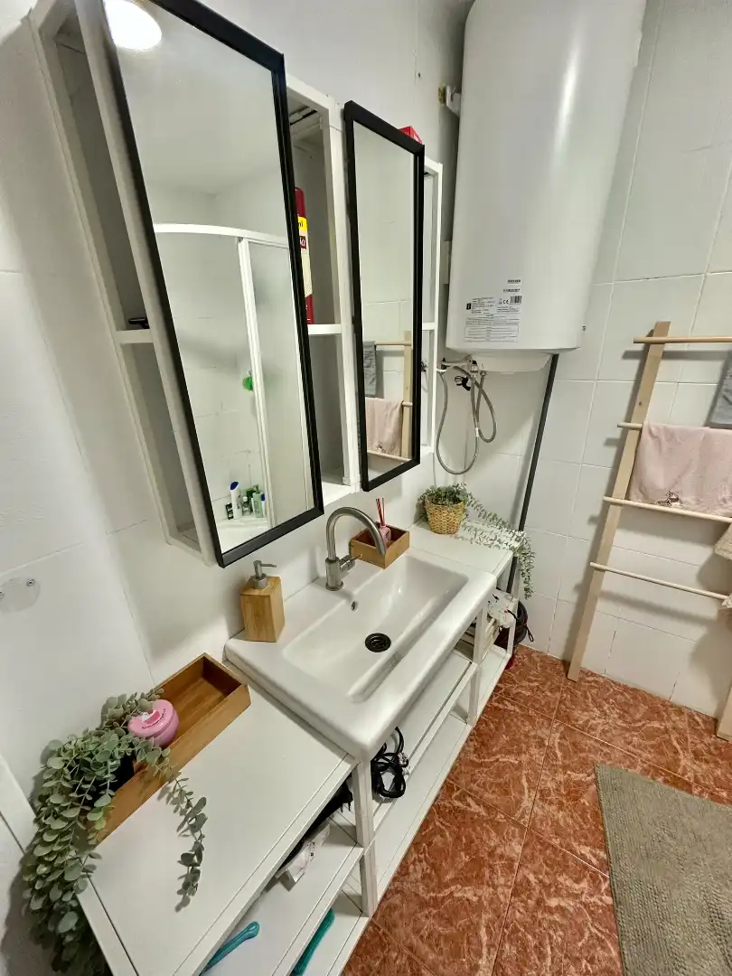 Baño de Piso para compartir en Madrid con Calefacción, Amueblado y Horno