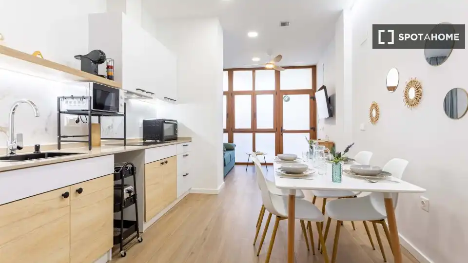 Kitchen of Flat for rent in Valencia  with Air Conditioner, Heating and Furnished