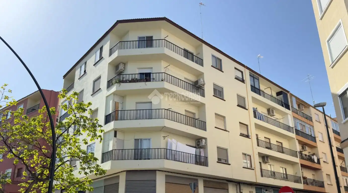 Vista exterior de Pis en venda en Zaragoza amb Terrassa
