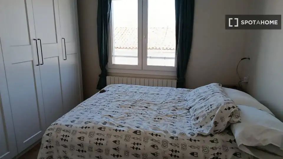 Habitación de Apartamento para compartir en Zaragoza con Aire acondicionado, Calefacción y Terraza