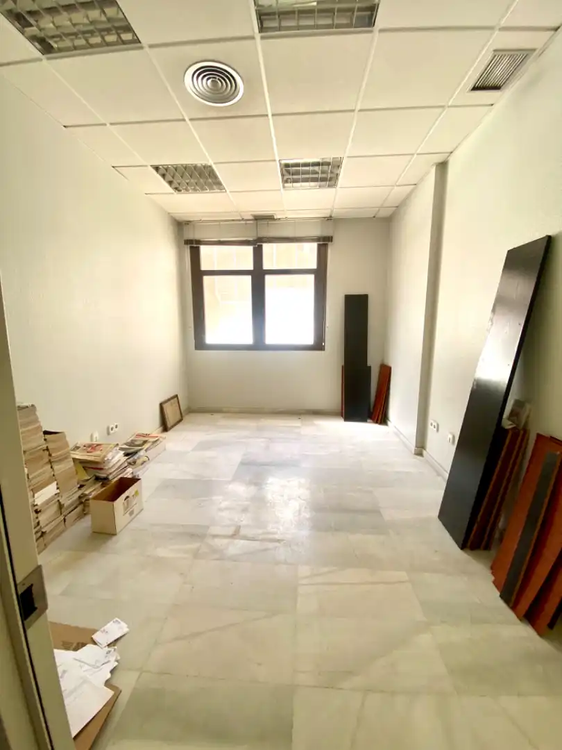 Oficina en venta en Almería