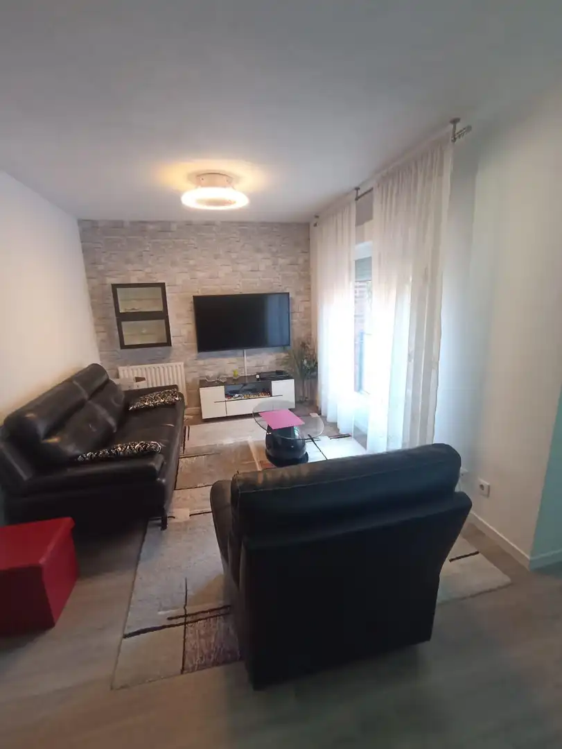 Piso con ascensor en venta en Calle TANGER 20