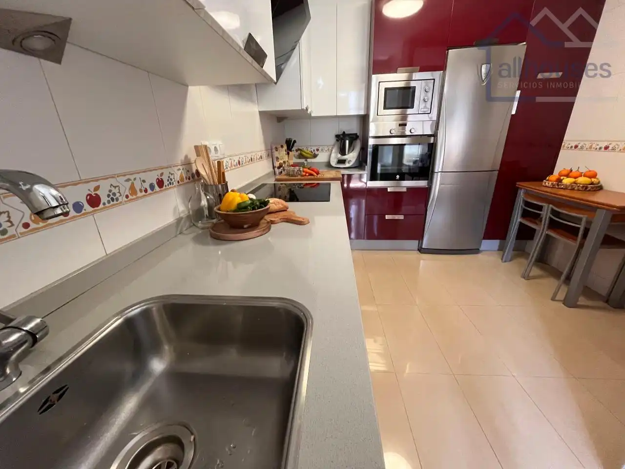 Cocina de Apartamento en venta en Vigo  con Calefacción, Piscina y Amueblado