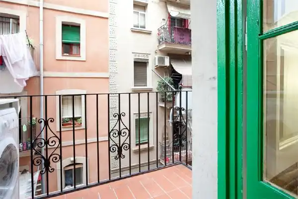 Terrasse von Wohnungen zum Verkauf in Barcelona mit Möbliert, Ofen und Mikrowelle