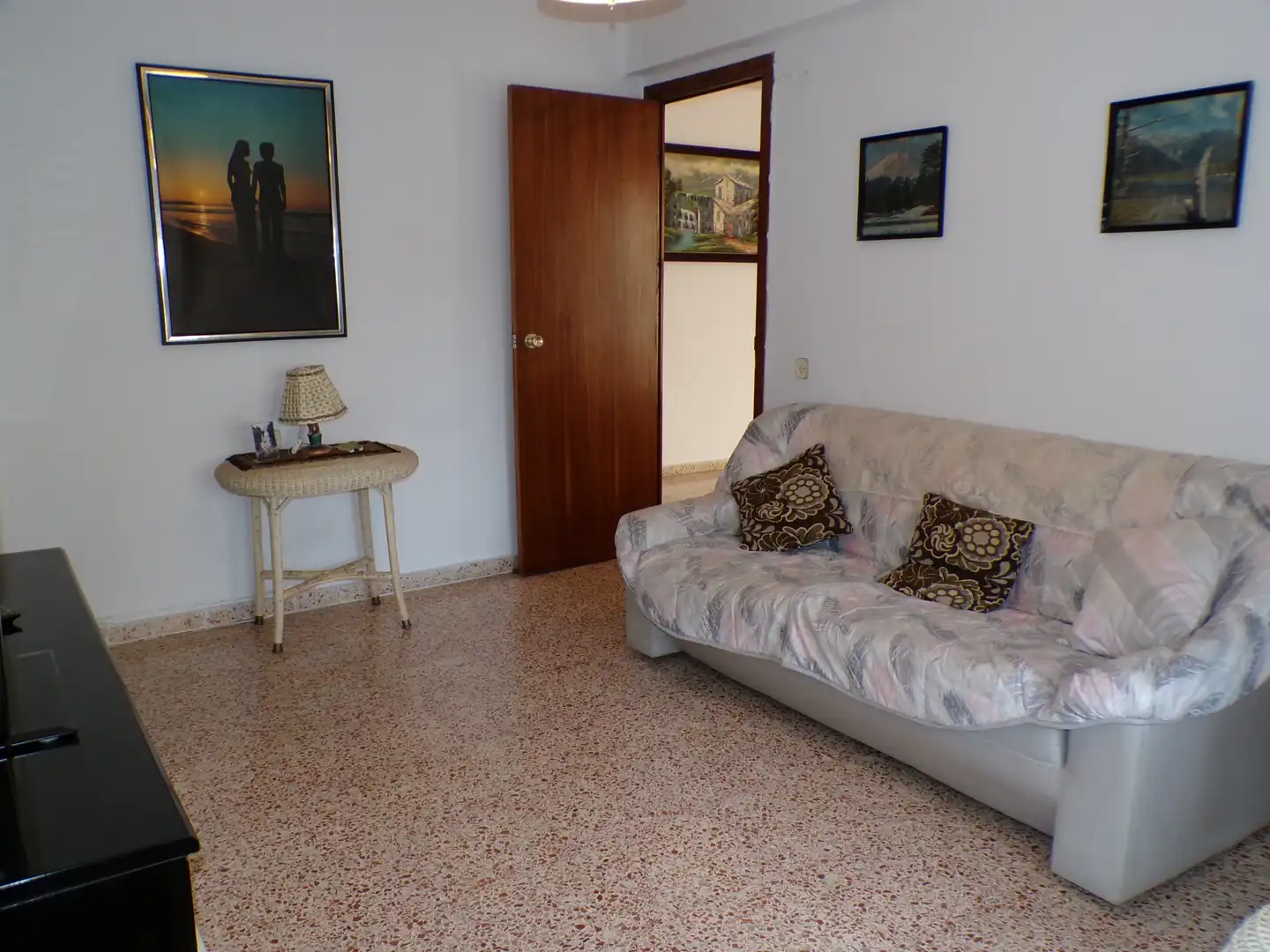 Wohnzimmer von Wohnung zum Verkauf in Rocafort mit Ofen und Balkon