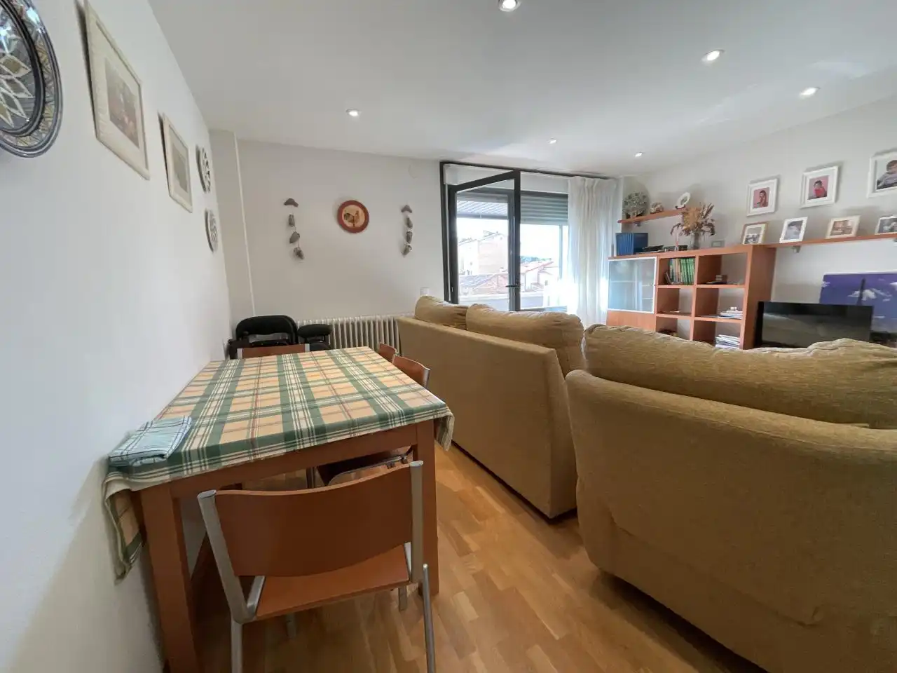 Living room of Apartments for sale in Santo Domingo de la Calzada  with Heating, Parquet flooring and Storage room