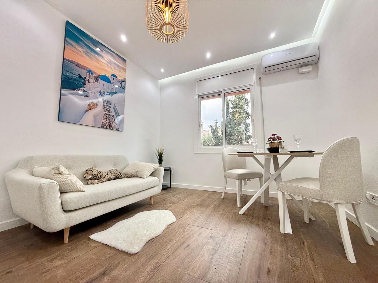 Living room of Flat for sale in  Barcelona Capital  with Air Conditioner, Heating and Parquet flooring