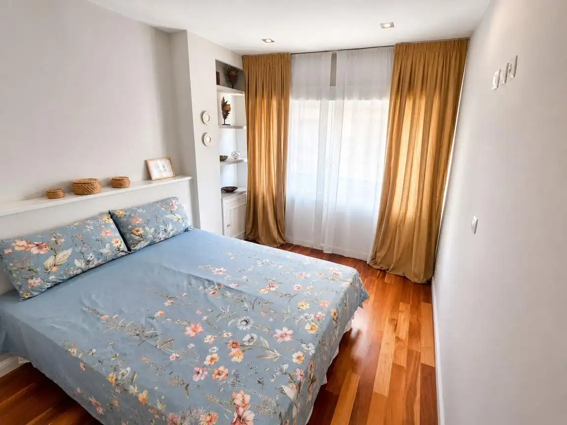 Schlafzimmer von Wohnung zur Miete in Alicante / Alacant mit Parkett und Möbliert