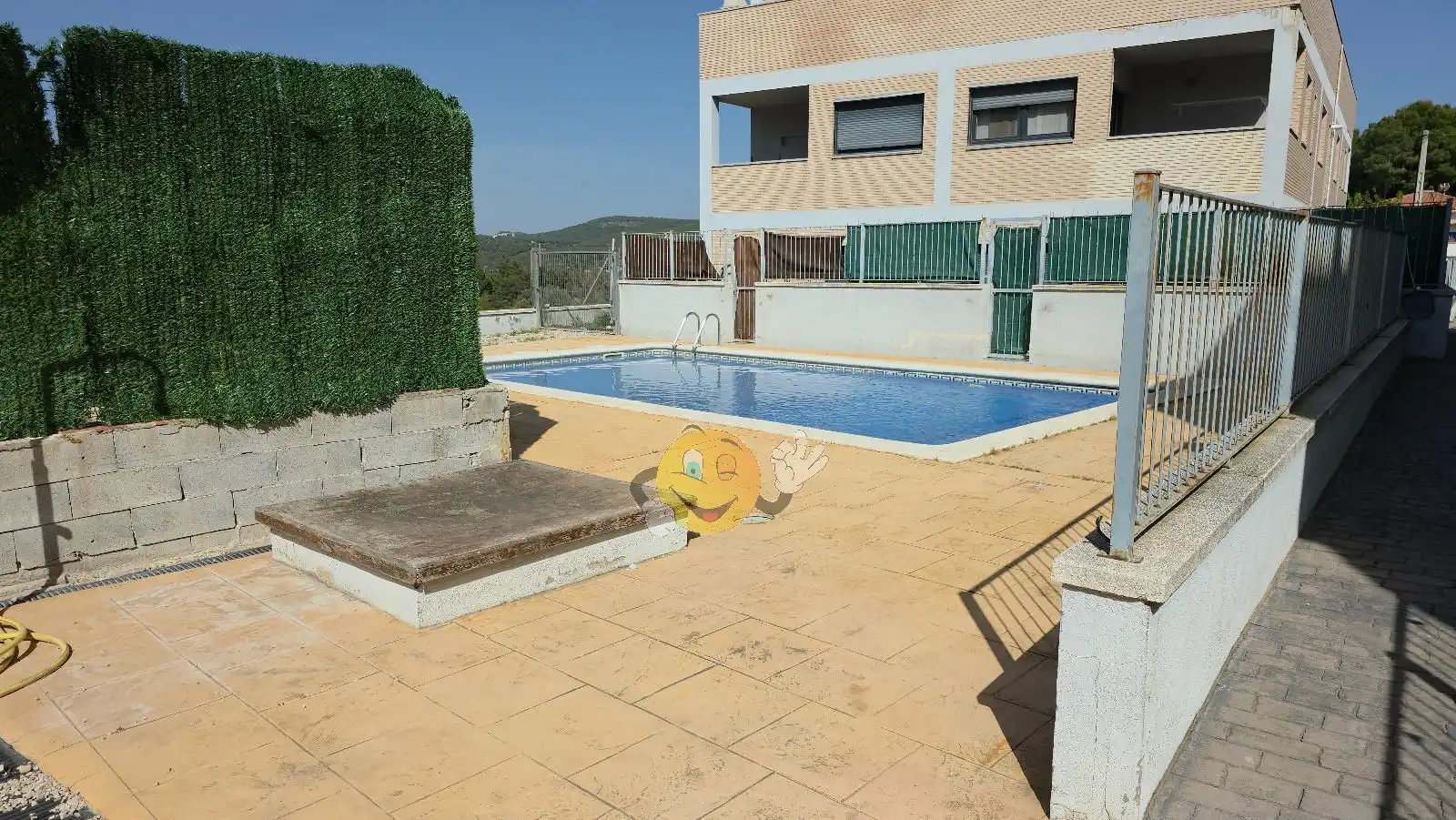 Schwimmbecken von Wohnung zum Verkauf in Calafell mit Klimaanlage, Heizung und Privatgarten