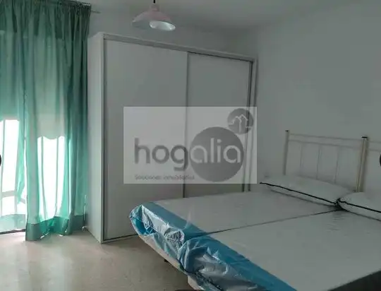 Bedroom of Flat for rent in Sevilla  with Air Conditioner, Furnished and Balcony