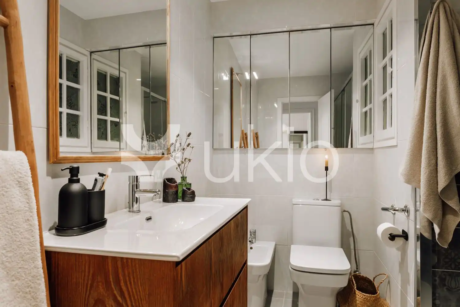 Baño de Apartamento de alquiler en Barcelona con Aire acondicionado, Calefacción y Terraza