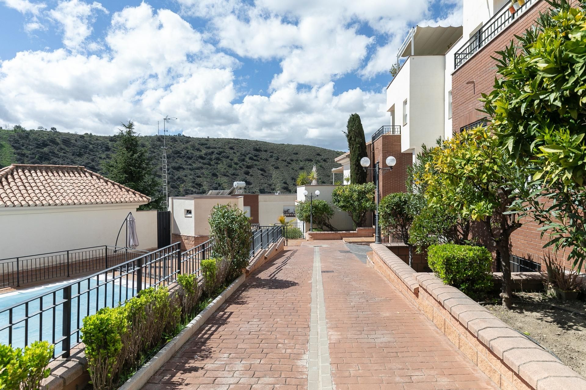 Exterior view of House or chalet for sale in  Granada Capital  with Air Conditioner, Heating and Terrace