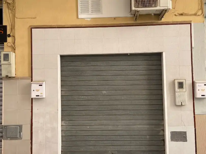 Vista exterior de Local de alquiler en Vélez-Málaga con Aire acondicionado, Calefacción y Amueblado
