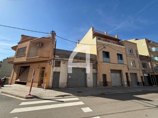 Nave industrial en Venta en Carrer del Doctor Torras i Bages en Segle XX