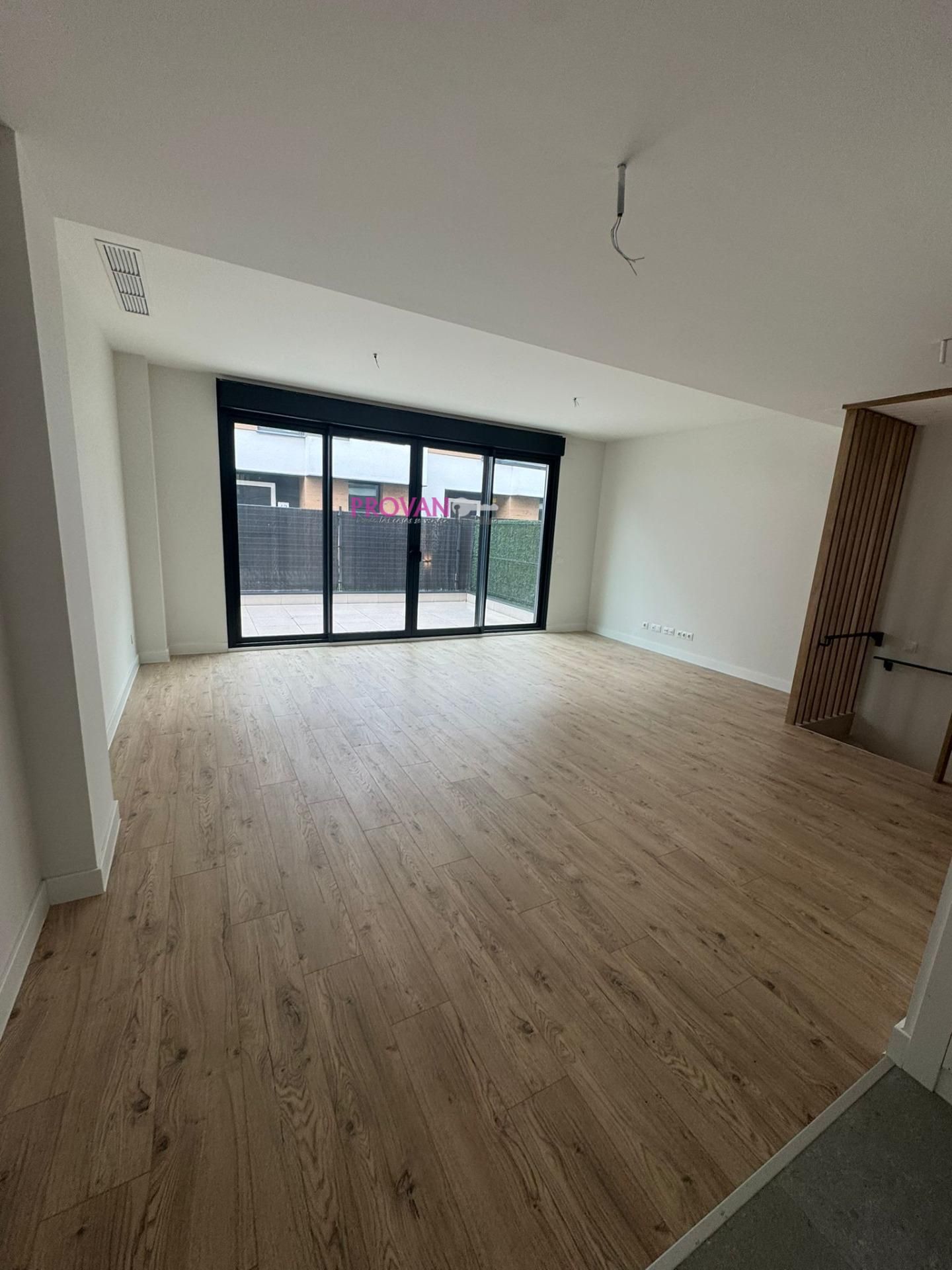 Sala d'estar de Casa adosada de lloguer en Torrejón de Ardoz amb Aire condicionat, Calefacció i Piscina comunitària