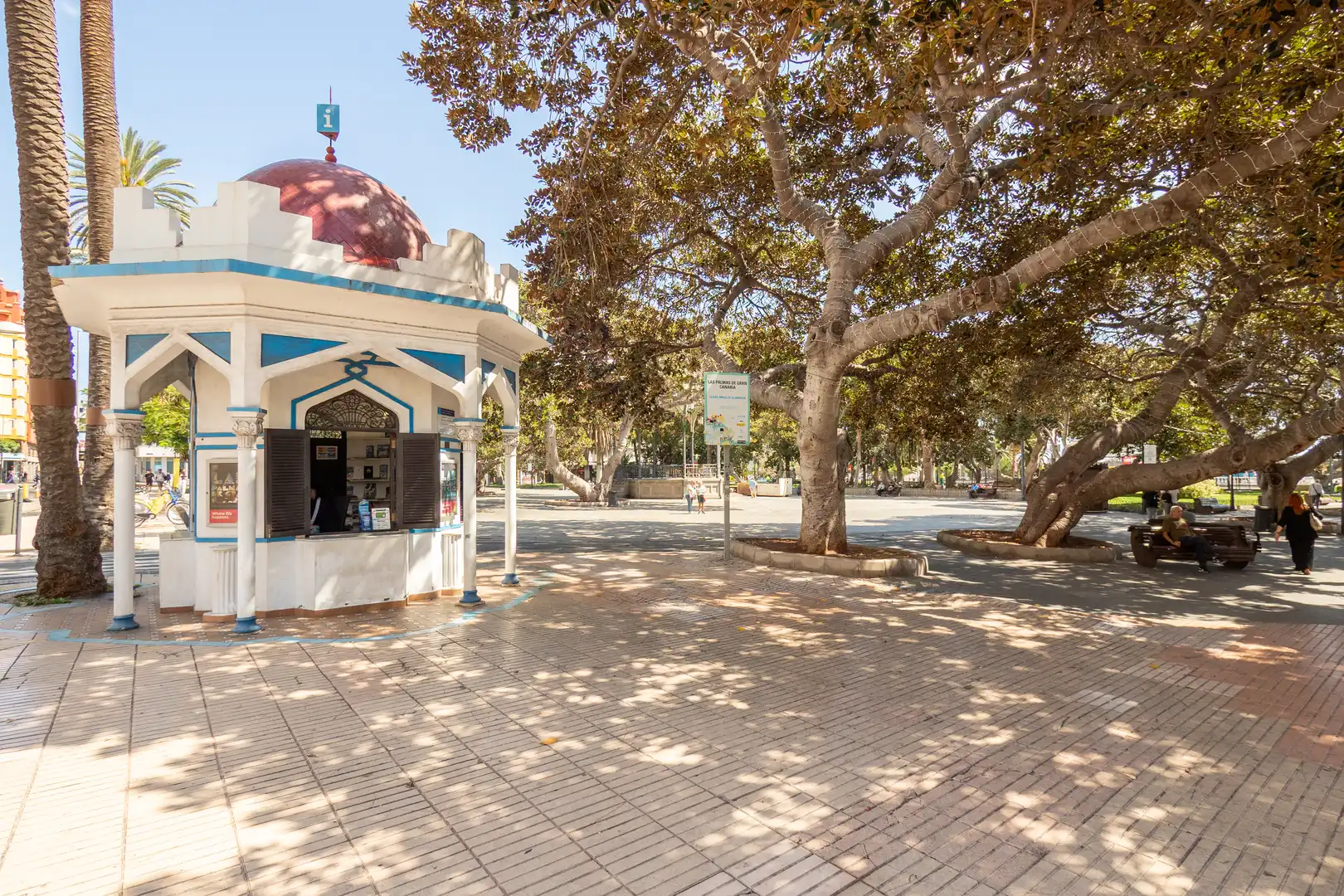 Vista exterior de Casa o xalet en venda en Las Palmas de Gran Canaria amb Traster i Balcó