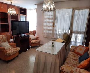 Sala d'estar de Pis de lloguer en  Sevilla Capital amb Aire condicionat, Terrassa i Moblat
